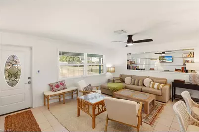 1159 Holiday Ln E, Naples, FL 34104 - Photo 5