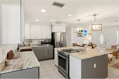 1159 Holiday Ln E, Naples, FL 34104 - Photo 11