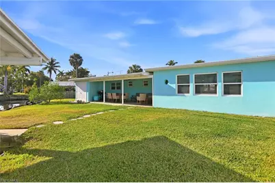 1159 Holiday Ln E, Naples, FL 34104 - Photo 37