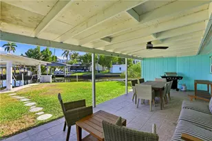 1159 Holiday Ln E, Naples, FL 34104 - Photo 35