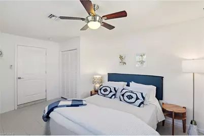 1159 Holiday Ln E, Naples, FL 34104 - Photo 31