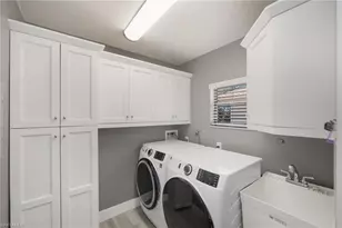 525 Lake Louise Cir, Naples, FL 34110 - Photo 19