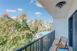 1070 6th St S, Naples, FL 34102 - Photo 39