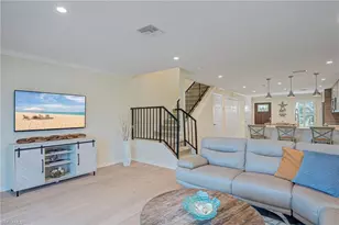 1070 6th St S, Naples, FL 34102 - Photo 21