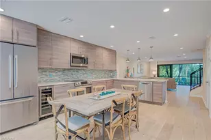 1070 6th St S, Naples, FL 34102 - Photo 11