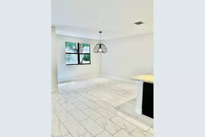 7841 Bristol Cir, Naples, FL 34120 - Photo 7