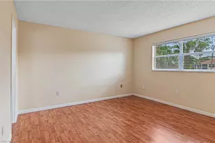 225 Turtle Lake Ct, Naples, FL 34105 - Photo 5