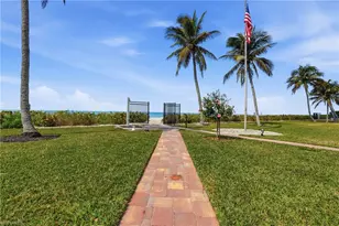 10691 Gulf Shore Dr, Naples, FL 34108 - Photo 27