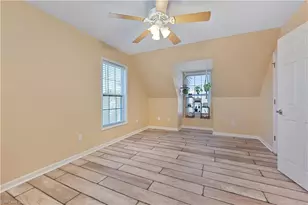 150 Leawood Cir, Naples, FL 34104 - Photo 9