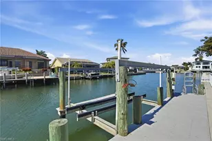 468 Capri Ct, Marco Island, FL 34145 - Photo 47