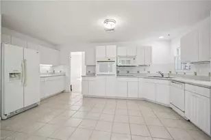 5348 Cypress Ln, Naples, FL 34113 - Photo 9