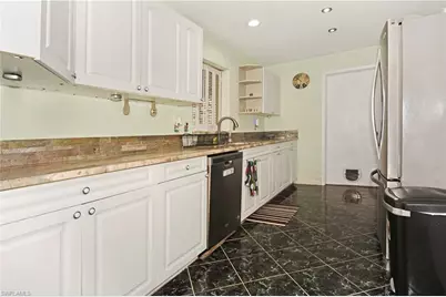 707 NE 16th Pl, Cape Coral, FL 33909 - Photo 7