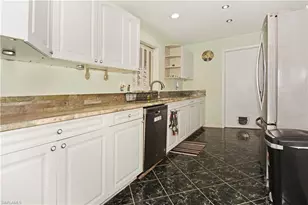 707 NE 16th Pl, Cape Coral, FL 33909 - Photo 7