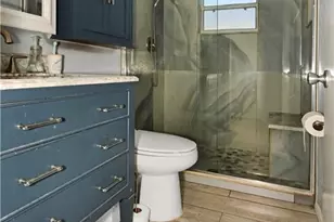 707 NE 16th Pl, Cape Coral, FL 33909 - Photo 9