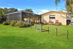 707 NE 16th Pl, Cape Coral, FL 33909 - Photo 19