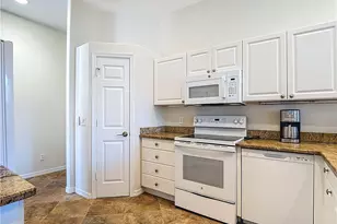 1195 Imperial Dr, Naples, FL 34110 - Photo 19