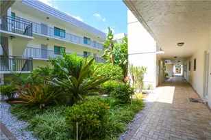 788 Park Shore Dr, Naples, FL 34103 - Photo 9