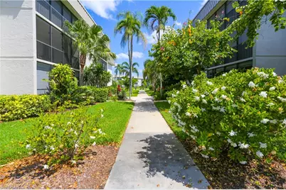 788 Park Shore Dr #D27, Naples, FL 34103 - Photo 3