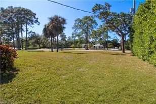 516 Gordonia Rd, Naples, FL 34108 - Photo 13