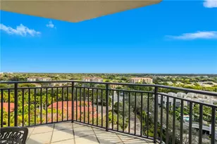 7225 Pelican Bay Blvd, Naples, FL 34108 - Photo 23