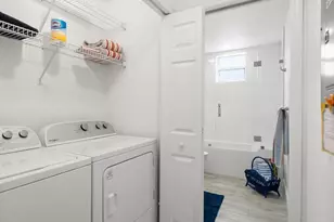 501 Robin Hood Cir, Naples, FL 34104 - Photo 19