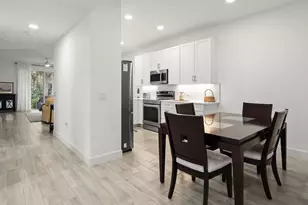 501 Robin Hood Cir, Naples, FL 34104 - Photo 3