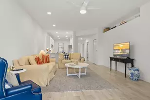 501 Robin Hood Cir, Naples, FL 34104 - Photo 9