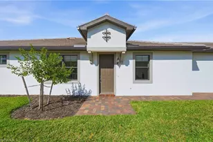 7733 Jacaranda Ln, Naples, FL 34114 - Photo 3