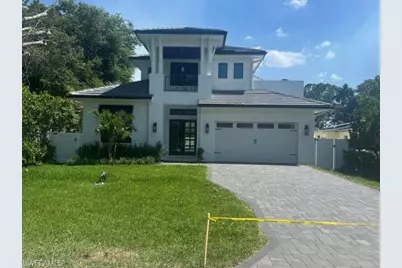 1102 9th Ave N, Naples, FL 34102 - Photo 1