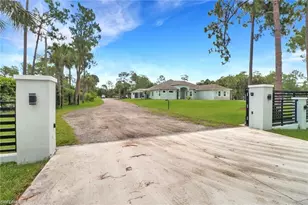 1086 21st St SW, Naples, FL 34117 - Photo 5