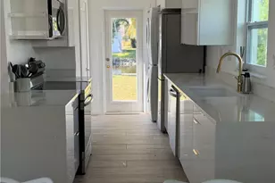 555 14th St N, Naples, FL 34102 - Photo 15