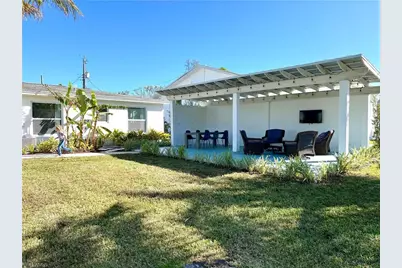 555 14th St N, Naples, FL 34102 - Photo 5