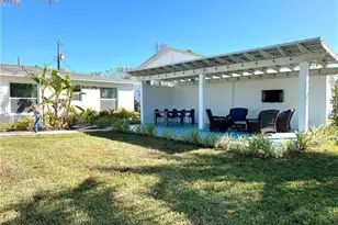 555 14th St N, Naples, FL 34102 - Photo 5