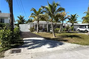 555 14th St N, Naples, FL 34102 - Photo 3