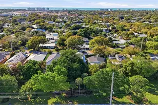 1070 13th St N, Naples, FL 34102 - Photo 9