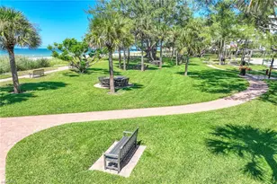 350 Harbour Dr, Naples, FL 34103 - Photo 31