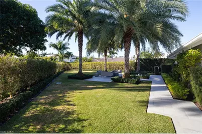 512 Neapolitan Ln, Naples, FL 34103 - Photo 25