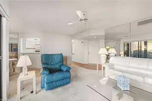 613 Beachwalk Cir, Naples, FL 34108 - Photo 5