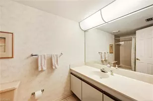 613 Beachwalk Cir, Naples, FL 34108 - Photo 15