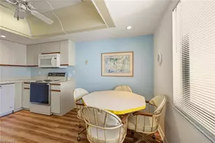 613 Beachwalk Cir, Naples, FL 34108 - Photo 9