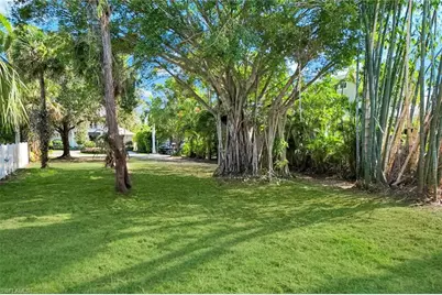 760 1st Ave N, Naples, FL 34102 - Photo 7