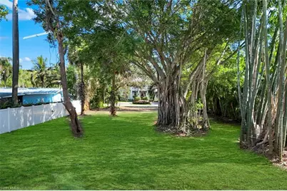 760 1st Ave N, Naples, FL 34102 - Photo 5