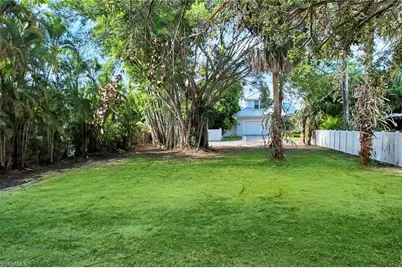 760 1st Ave N, Naples, FL 34102 - Photo 9