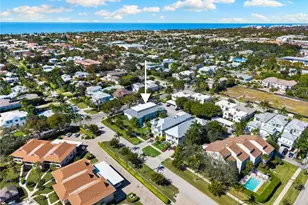 1063 8th St S, Naples, FL 34102 - Photo 39