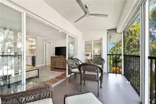 1063 8th St S, Naples, FL 34102 - Photo 3