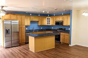 4053 Sandlewood Ln, Fort Myers, FL 33907 - Photo 3