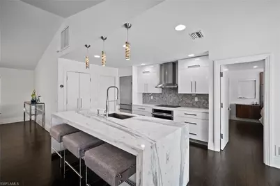 266 Egret Ave, Naples, FL 34108 - Photo 17