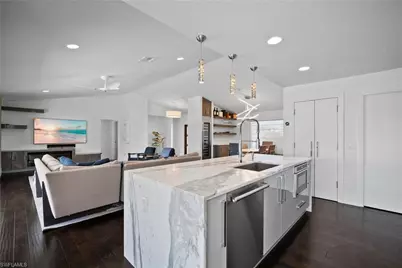 266 Egret Ave, Naples, FL 34108 - Photo 13