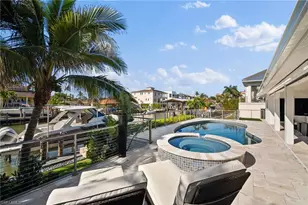 266 Egret Ave, Naples, FL 34108 - Photo 37