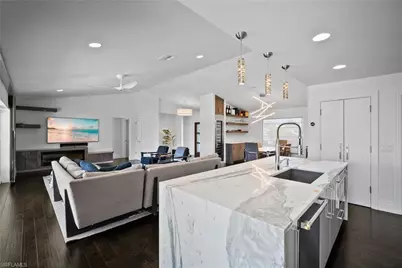 266 Egret Ave, Naples, FL 34108 - Photo 5